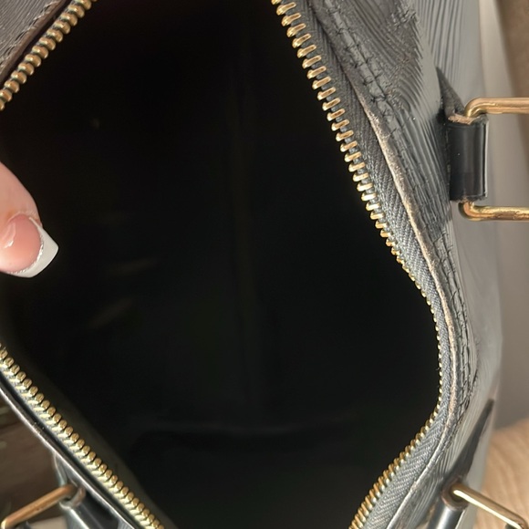 Authentic LV Epi Speedy 25 - Picture 11 of 15